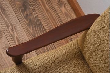 レトロ家具　ビンテージ　アーム付き!レトロな2.5人掛けソファ