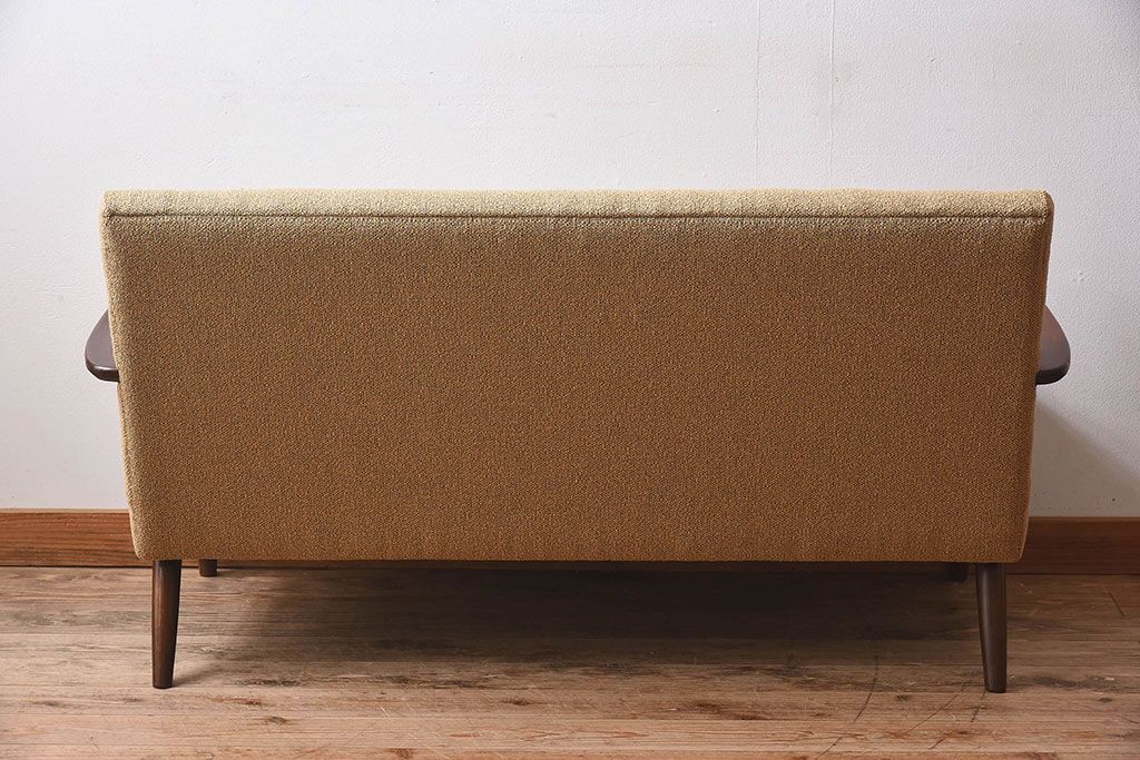 レトロ家具　ビンテージ　アーム付き!レトロな2.5人掛けソファ