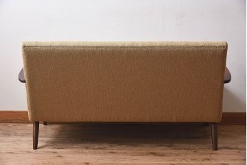 レトロ家具　ビンテージ　アーム付き!レトロな2.5人掛けソファ