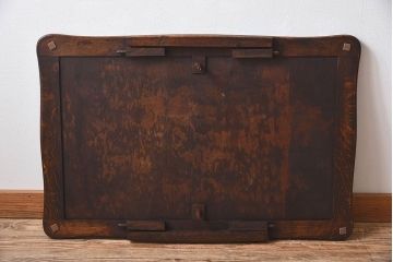 アンティーク家具　イギリスアンティーク　オーク材　パーケット天板や猫脚の作り込みが美しいエクステンションテーブル