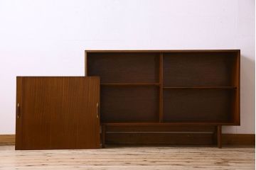 ビンテージ家具　北欧ビンテージ　上品な印象のサイドボード(サイドキャビネット)