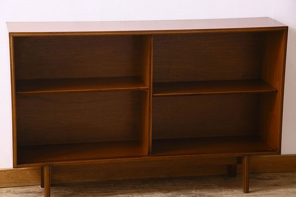 ビンテージ家具　北欧ビンテージ　上品な印象のサイドボード(サイドキャビネット)