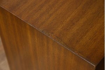 ビンテージ家具　北欧ビンテージ　上品な印象のサイドボード(サイドキャビネット)