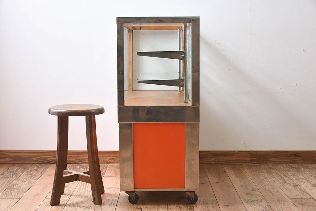 昭和家具　タバコ屋さんのガラスコーナーカウンター　赤と白のショーケース 公式】アンティーク家具ラフジュ工房商品詳細ページ煙草屋さんの