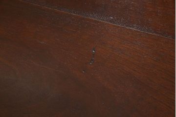 アンティーク家具　イギリスアンティーク　バーチ材　美しい脚のデザインのダイニングテーブル