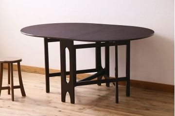 ヴィンテージ家具　イギリスビンテージ　チーク材製!脚のデザインが珍しいバタフライテーブル(エクステンションテーブル、ダイニングテーブル)