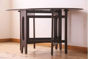 ヴィンテージ家具　イギリスビンテージ　チーク材製!脚のデザインが珍しいバタフライテーブル(エクステンションテーブル、ダイニングテーブル)