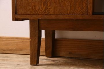 北欧家具　オーク材　温か味のあるデザインの収納棚(戸棚)