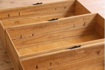 アンティーク家具　和製アンティーク　前面桐材の小振りな重ね二本松箪笥(衣装箪笥、桐箪笥、桐たんす)