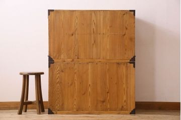アンティーク家具　和製アンティーク　前面桐材の小振りな重ね二本松箪笥(衣装箪笥、桐箪笥、桐たんす)