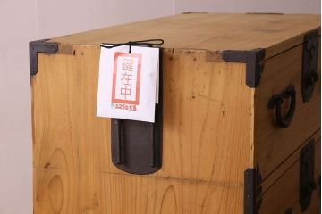 アンティーク家具　和製アンティーク　前面桐材の小振りな重ね二本松箪笥(衣装箪笥、桐箪笥、桐たんす)