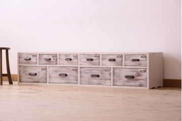 アンティーク家具　アンティークペイント　ネームプレート付き!シャビーなペイントがお洒落なローボード(ローチェスト)
