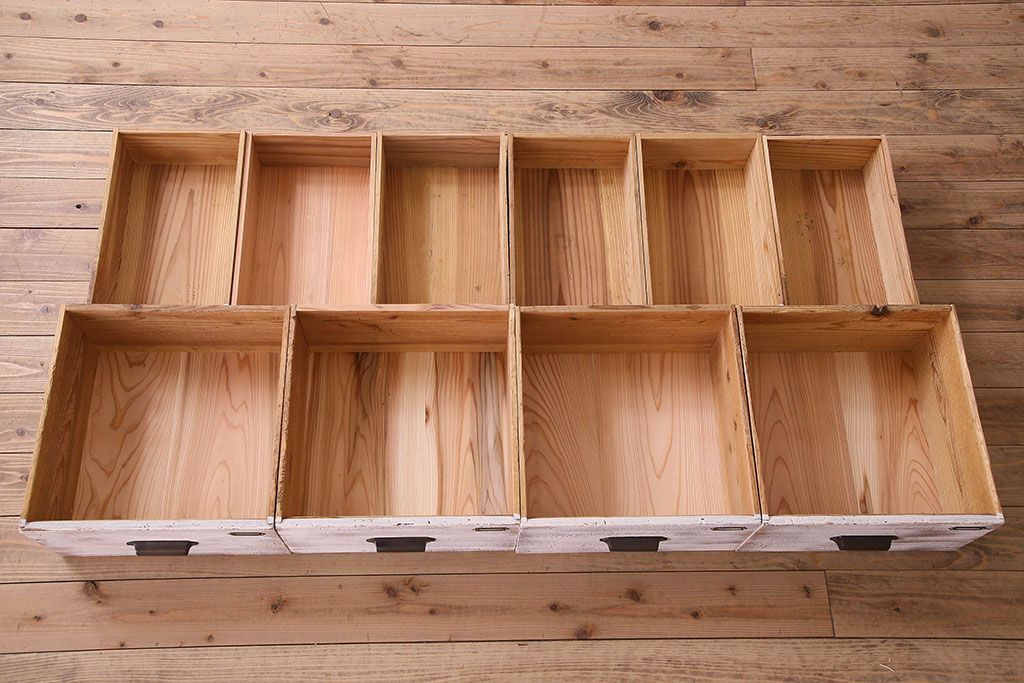 アンティーク家具　アンティークペイント　ネームプレート付き!シャビーなペイントがお洒落なローボード(ローチェスト)