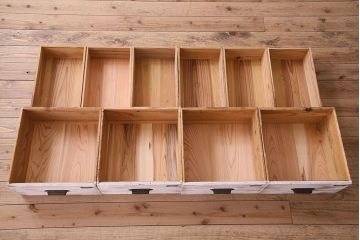 アンティーク家具　アンティークペイント　ネームプレート付き!シャビーなペイントがお洒落なローボード(ローチェスト)