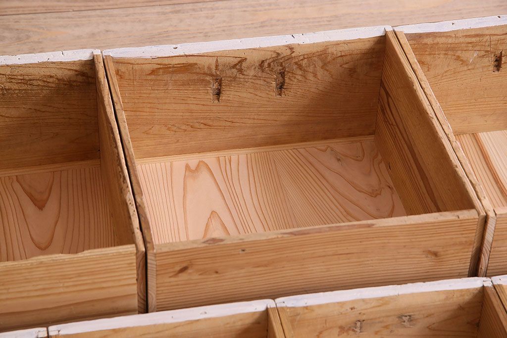 アンティーク家具　アンティークペイント　ネームプレート付き!シャビーなペイントがお洒落なローボード(ローチェスト)