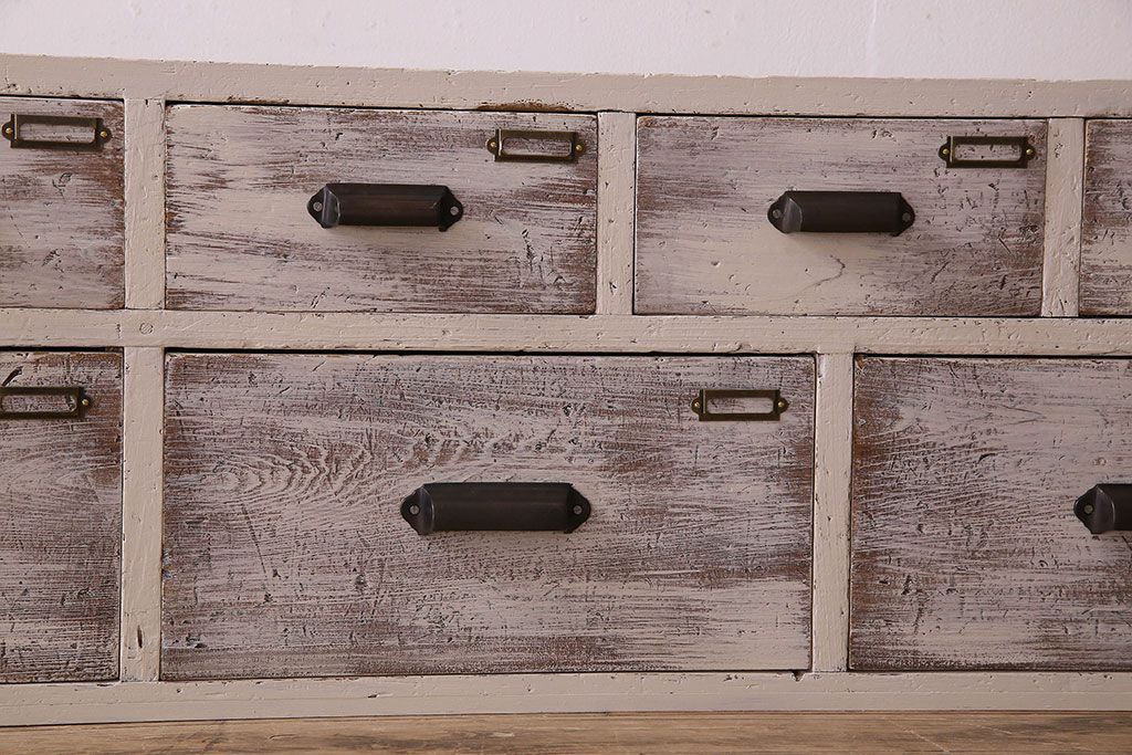 アンティーク家具　アンティークペイント　ネームプレート付き!シャビーなペイントがお洒落なローボード(ローチェスト)