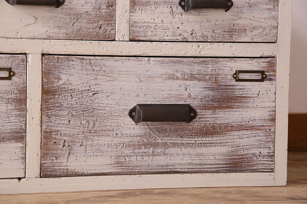 アンティーク家具　アンティークペイント　ネームプレート付き!シャビーなペイントがお洒落なローボード(ローチェスト)