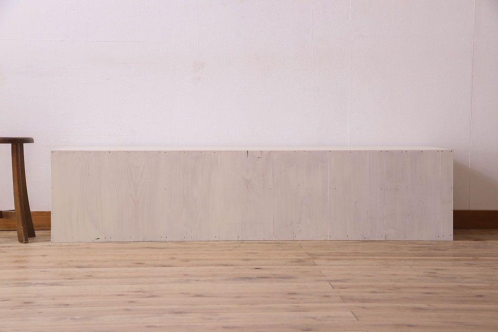 アンティーク家具　アンティークペイント　ネームプレート付き!シャビーなペイントがお洒落なローボード(ローチェスト)