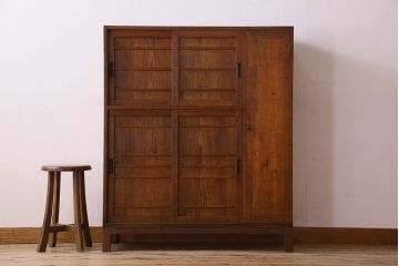 アンティーク家具　大正〜昭和期　大振りなサイズが魅力のシックな収納棚(下駄箱)