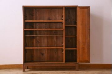 アンティーク家具　大正〜昭和期　大振りなサイズが魅力のシックな収納棚(下駄箱)