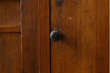 アンティーク家具　大正〜昭和期　大振りなサイズが魅力のシックな収納棚(下駄箱)