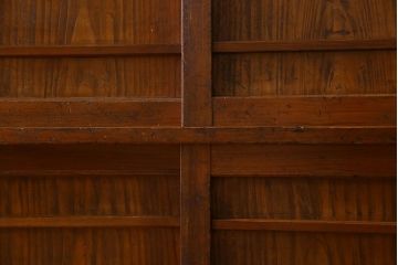 アンティーク家具　大正〜昭和期　大振りなサイズが魅力のシックな収納棚(下駄箱)