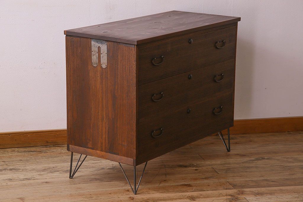 レトロ家具　昭和レトロ　ヒノキ材製天板　シンプルさが魅力の鉄脚ローボード(ローチェスト)(1)