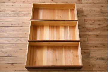 レトロ家具　昭和レトロ　ヒノキ材製天板　シンプルさが魅力の鉄脚ローボード(ローチェスト)(1)