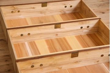 レトロ家具　昭和レトロ　ヒノキ材製天板　シンプルさが魅力の鉄脚ローボード(ローチェスト)(1)