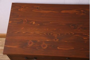 レトロ家具　昭和レトロ　ヒノキ材製天板　シンプルさが魅力の鉄脚ローボード(ローチェスト)(1)