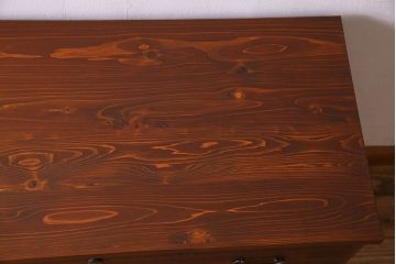 レトロ家具　昭和レトロ　ヒノキ材製天板　シンプルさが魅力の鉄脚ローボード(ローチェスト)(1)