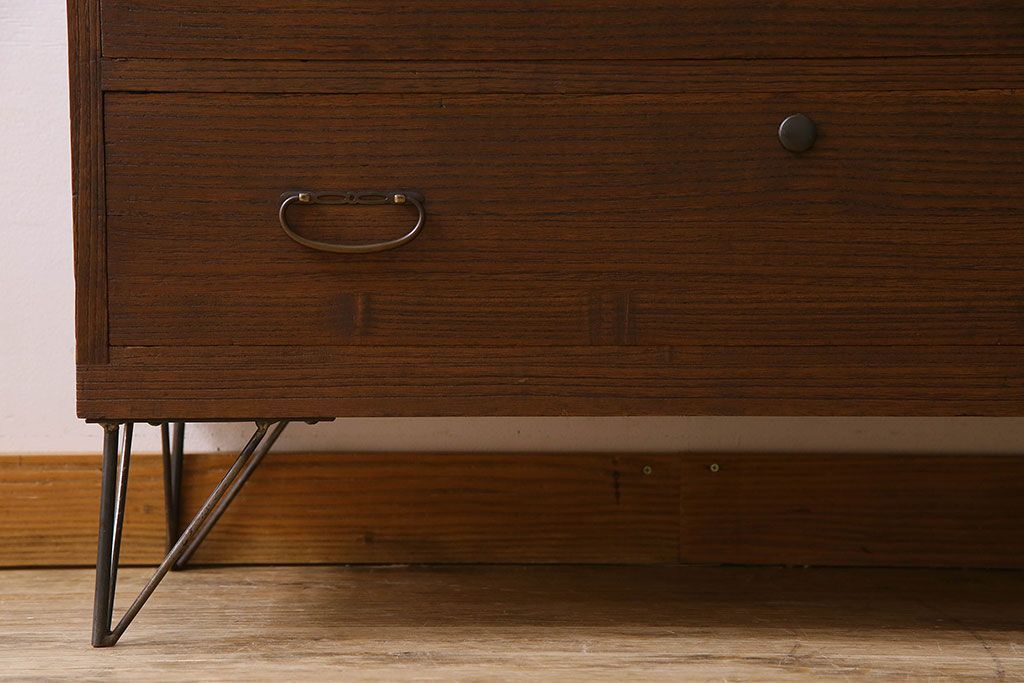 レトロ家具　昭和レトロ　ヒノキ材製天板　シンプルさが魅力の鉄脚ローボード(ローチェスト)(1)