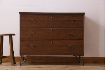 レトロ家具　昭和レトロ　ヒノキ材製天板　シンプルさが魅力の鉄脚ローボード(ローチェスト)(2)