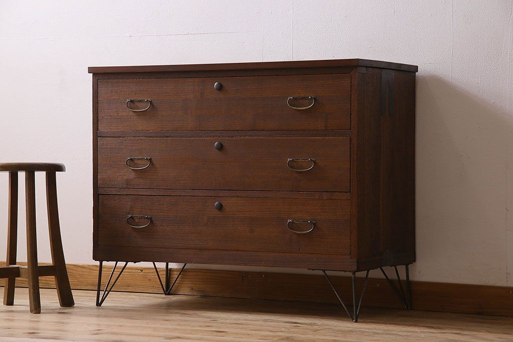 レトロ家具 昭和レトロ ヒノキ材製天板 シンプルさが魅力の鉄脚ローボード(ローチェスト)(2)
