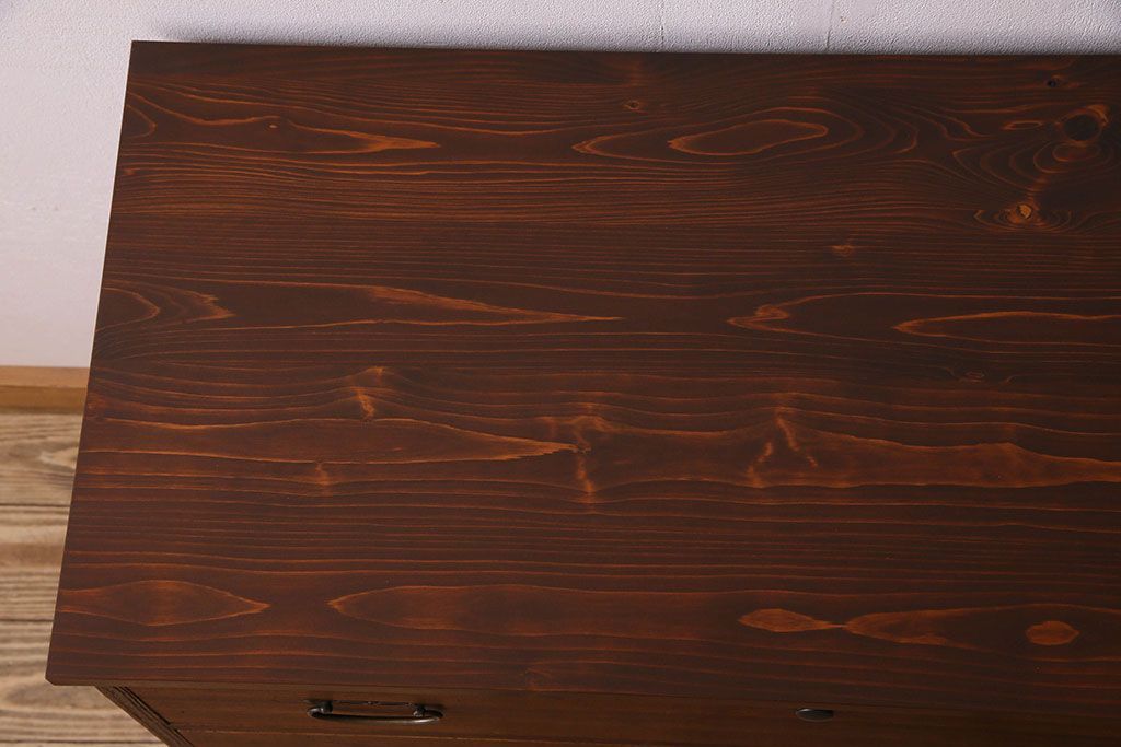 レトロ家具 昭和レトロ ヒノキ材製天板 シンプルさが魅力の鉄脚ローボード(ローチェスト)(2)
