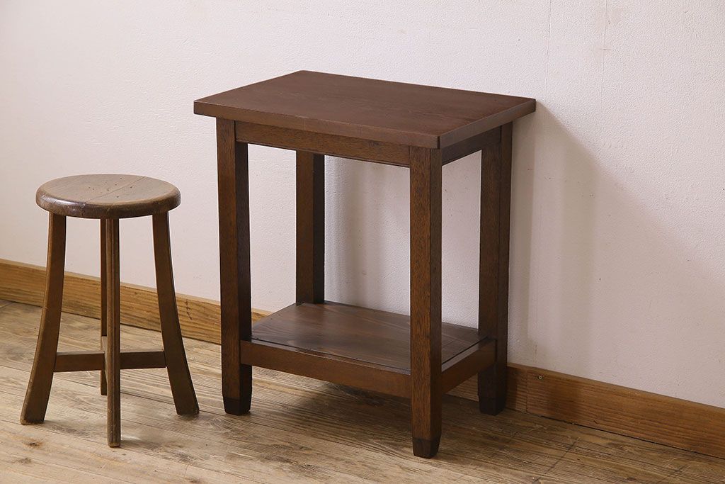 レトロ家具　昭和レトロ　棚付き!小振りなサイズのすっきりとしたサイドテーブル(花台)