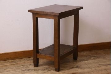 レトロ家具　昭和レトロ　棚付き!小振りなサイズのすっきりとしたサイドテーブル(花台)