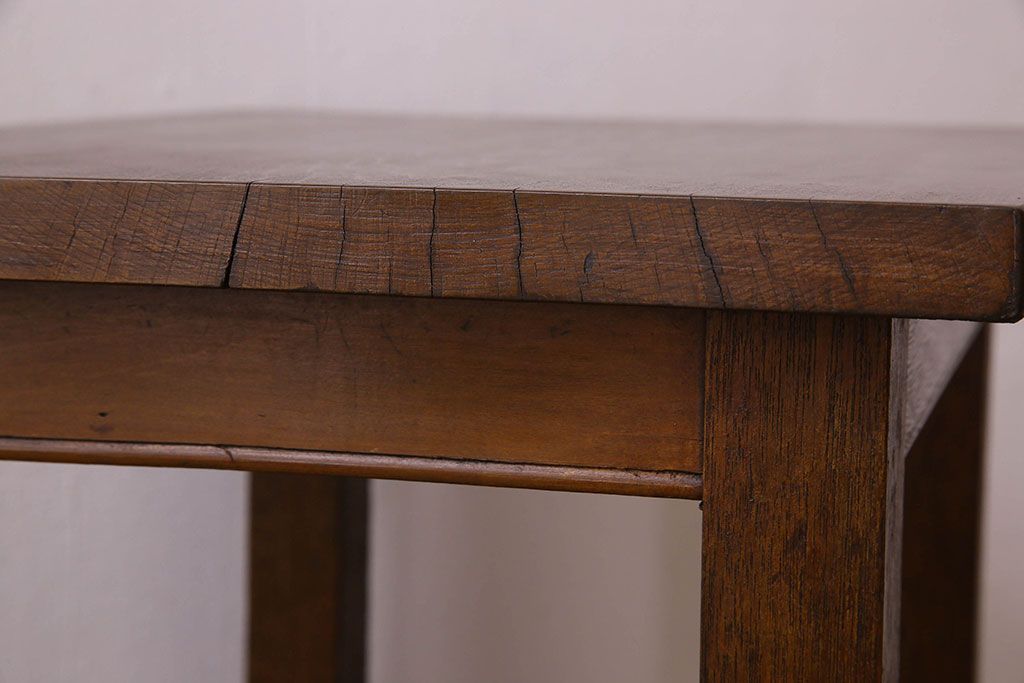 レトロ家具　昭和レトロ　棚付き!小振りなサイズのすっきりとしたサイドテーブル(花台)