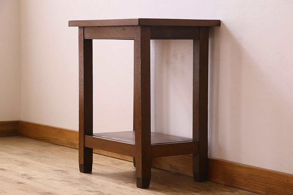 レトロ家具　昭和レトロ　棚付き!小振りなサイズのすっきりとしたサイドテーブル(花台)