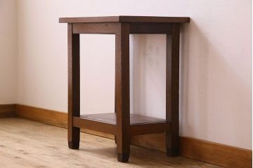 レトロ家具　昭和レトロ　棚付き!小振りなサイズのすっきりとしたサイドテーブル(花台)