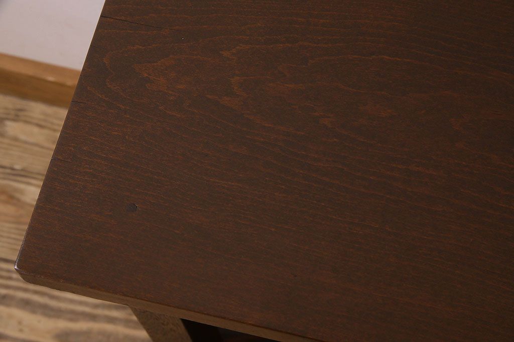 レトロ家具　昭和レトロ　棚付き!小振りなサイズのすっきりとしたサイドテーブル(花台)