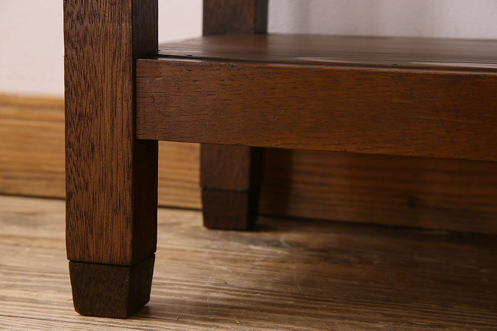 レトロ家具　昭和レトロ　棚付き!小振りなサイズのすっきりとしたサイドテーブル(花台)