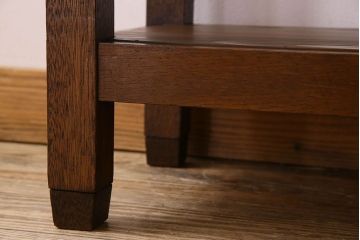 レトロ家具　昭和レトロ　棚付き!小振りなサイズのすっきりとしたサイドテーブル(花台)