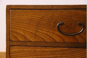 レトロ家具　昭和レトロ　大振りサイズ　古い木味が素敵な2杯小引出し
