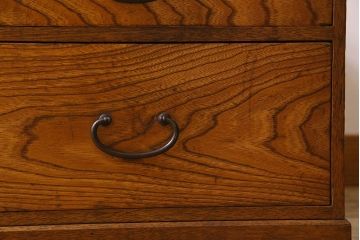 レトロ家具　昭和レトロ　大振りサイズ　古い木味が素敵な2杯小引出し