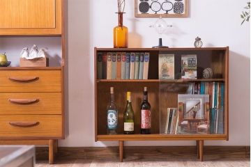 ヴィンテージ家具　北欧ビンテージ　チーク材　上品さが魅力のディスプレイラック(陳列棚、収納棚、戸棚)