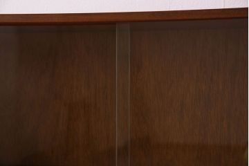 ヴィンテージ家具　北欧ビンテージ　チーク材　上品さが魅力のディスプレイラック(陳列棚、収納棚、戸棚)