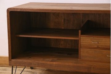 レトロ家具　昭和レトロ　結霜ガラス　使い込まれた風合いが素敵な鉄脚ローボード(ローチェスト)