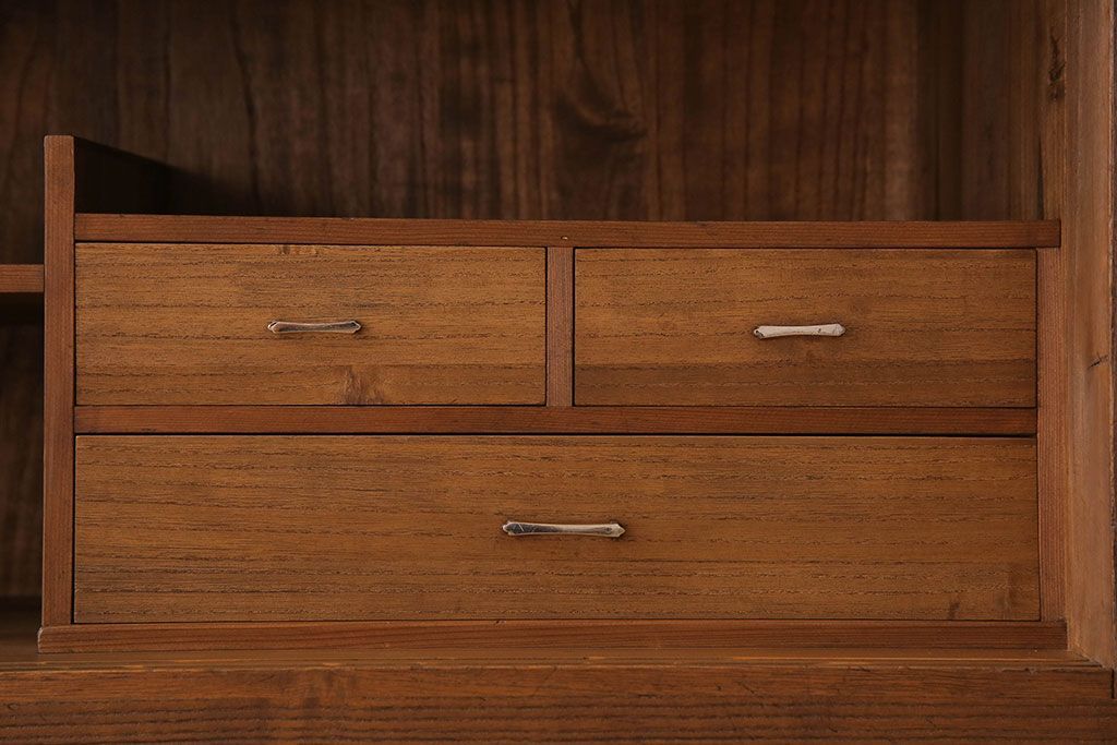 レトロ家具　昭和レトロ　結霜ガラス　使い込まれた風合いが素敵な鉄脚ローボード(ローチェスト)