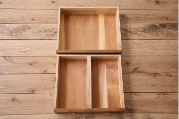 レトロ家具　昭和レトロ　結霜ガラス　使い込まれた風合いが素敵な鉄脚ローボード(ローチェスト)